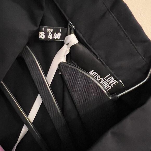 Love Moschino Sleeveless Blouse Button Hearts Size 4 NWT - Picture 8 of 9